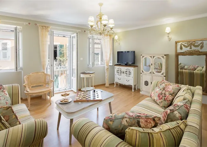 Alexandra\'S House